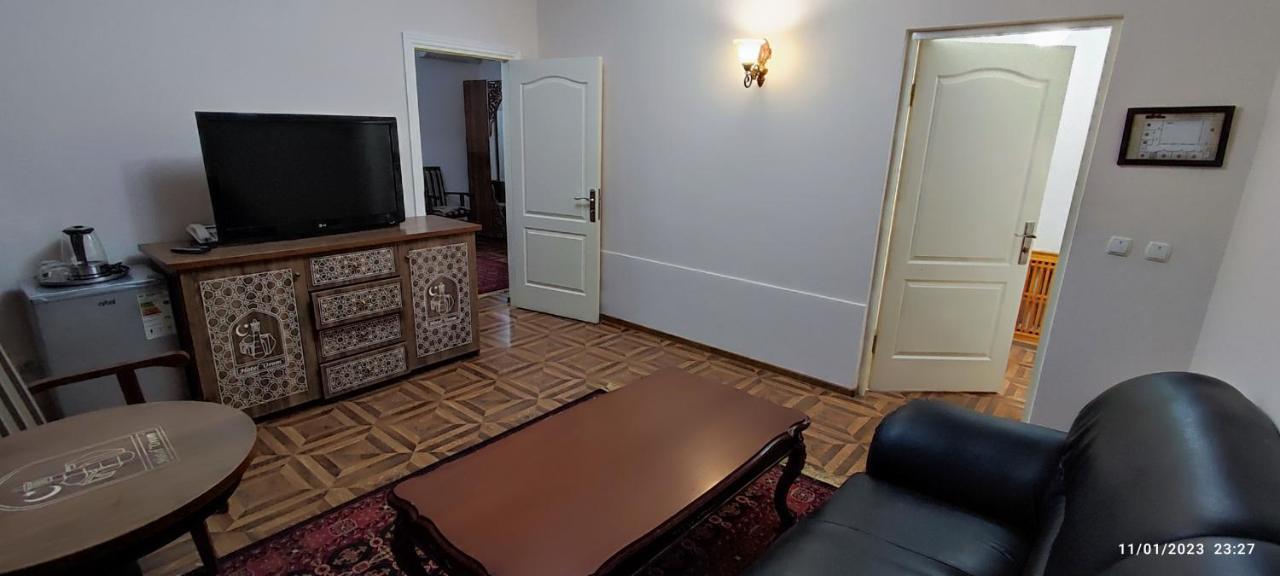 Nasyuqel Hotel Bukhara Bagian luar foto
